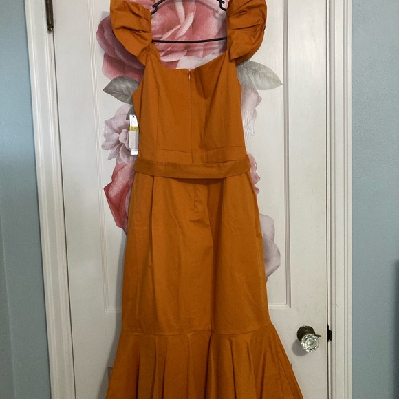 Formal dress - Picture 2 of 5